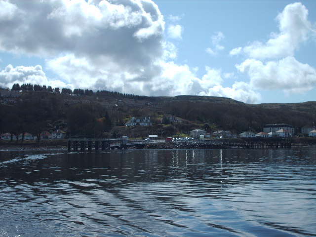 View at McInroy's Point, Ashton. The sea serpent of Gourock washed up in the vicinity. (Lynn M Reid, 2008. Retrieved from https://www.geograph.org.uk/photo/766622. Used under license cc-by-sa/2.0).